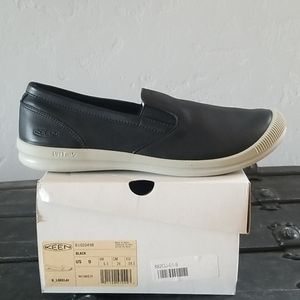 Keen slip ons
